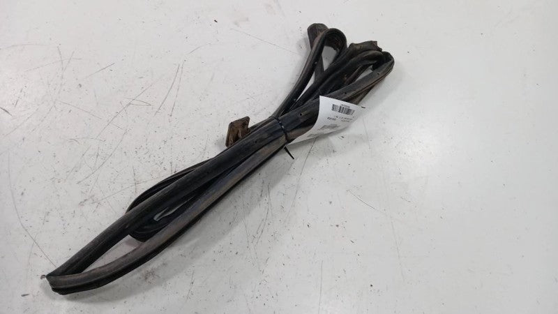Ford Taurus On Door Seal Rubber Right Passenger Rear Back  2013 2014 2
