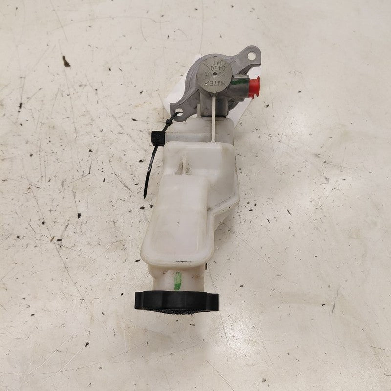 Brake Master Cylinder Fits 16-20 Kia Sorento