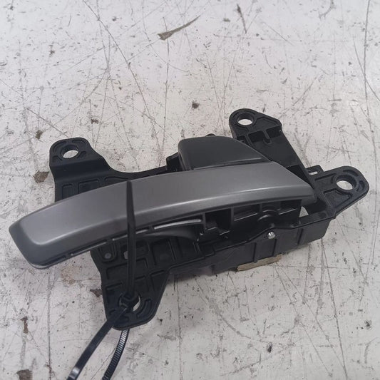 Hyundai Elantra Door Handle Right Passenger Front Interior Inside  2017 2018 201