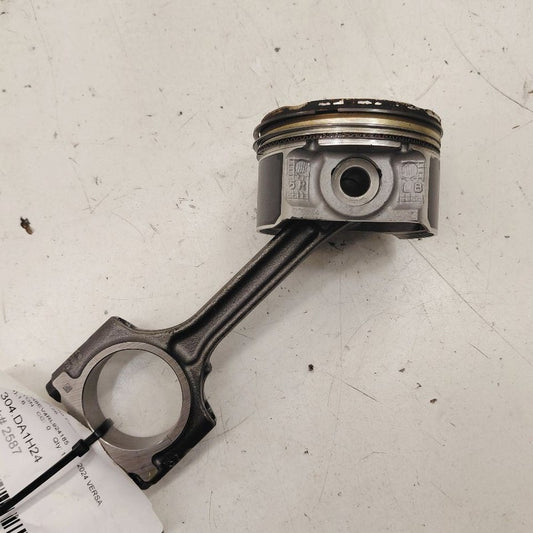 Nissan Versa Single Piston With Connecting Rod   1.6 2024 2023 2022 20