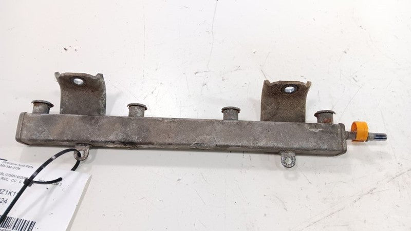 Mazda 3 Fuel Rail Injection Injector Mount Bar 2010 2011 2012 2013 OEM