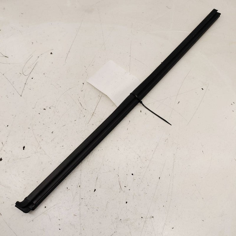 Buick Encore GX Left Front Weather Strip Interior  2020 2021 2022 2023