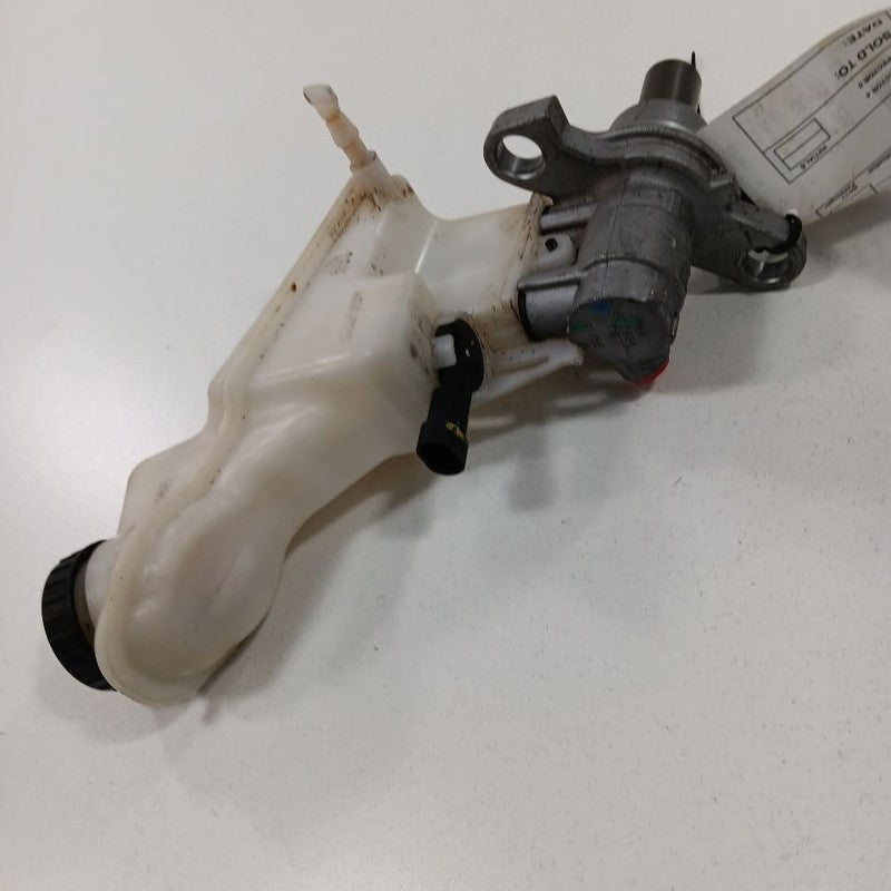 Brake Master Cylinder VIN B 8th Digit Opt Luv Fits 13-21 Buick Encore