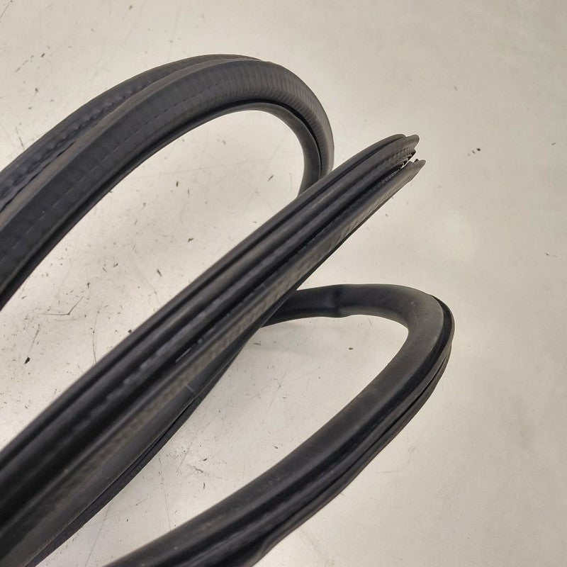 Alfa Romeo Stelvio On Body Door Jamb Seal Gasket Front Left Driver  20