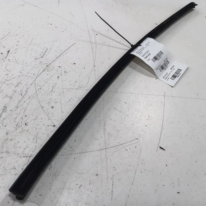 Hyundai Accent Right Front Weather Strip Interior 2014 2015 2016 2016 2017