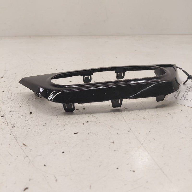 Chevy Trax Temp Temperature Control Bezel Surround Dash Trim  2025 202