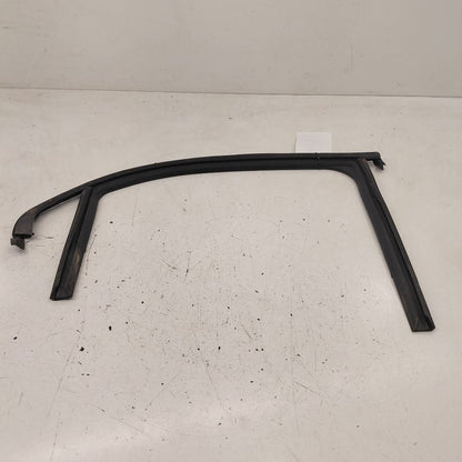 2018 Fiat 500 X Model Door Glass Window Seal Rubber Right Passenger Re