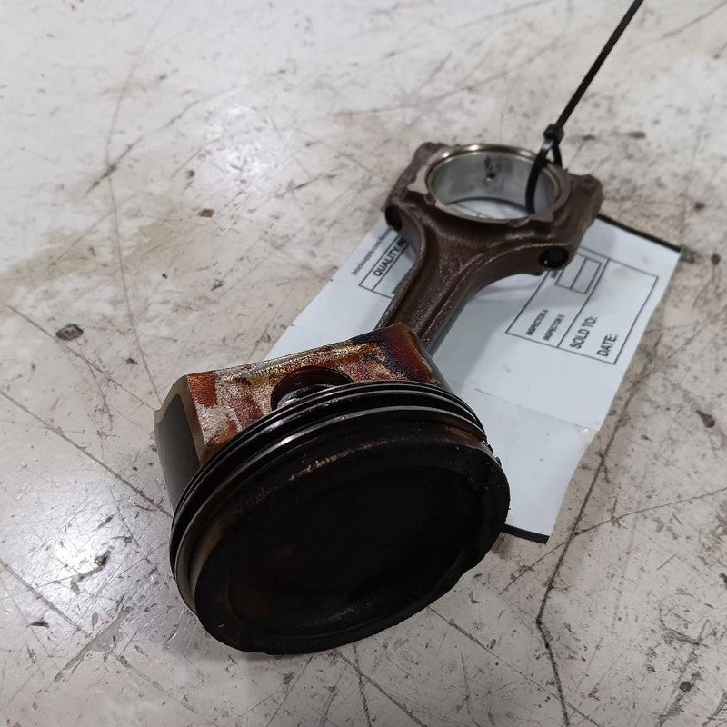 Fiat 500 Single Piston With Connecting Rod  2017 2016 2015 2014 2013 2