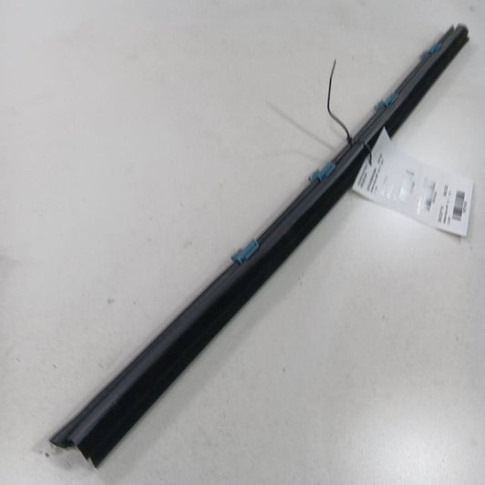 Chrysler 300 Right Front Weather Strip Interior  2015 2016 2017 2018 2019