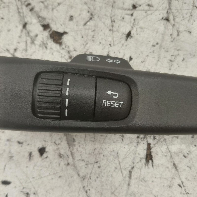 Driver Left Column Turn Signal Blinker Switch XC70 Fits 09-13 Volvo 70