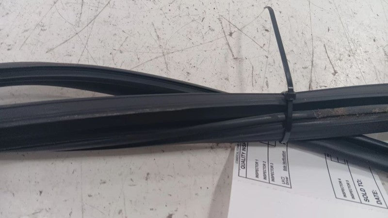 Subaru Impreza Door Glass Window Seal Rubber Right Passenger Rear Back