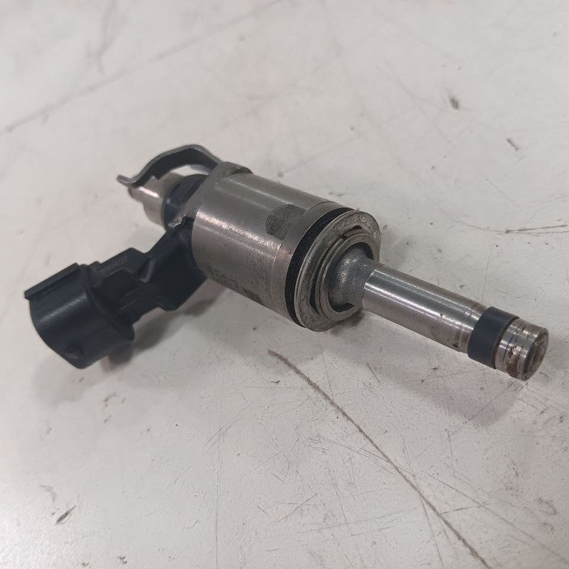 CP9Z9F593B Fuel Injection Injector Gasoline 2.0L Without Turbo Fits 12-18 Ford Focus