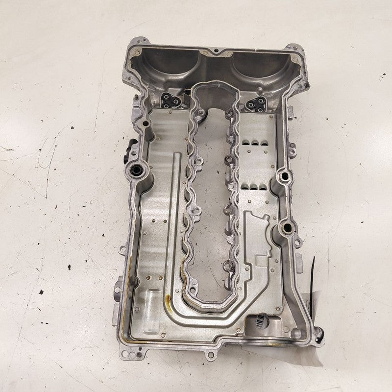 Chevy Volt Engine Cylinder Head Valve Cover  1.5 2016 2017 2018 2019