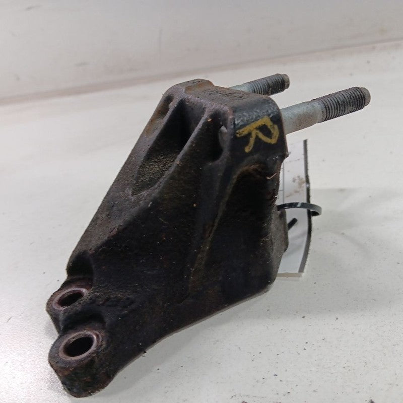 Hyundai Accent Engine Motor Mount Bracket Right Passenger  2017 2016 2
