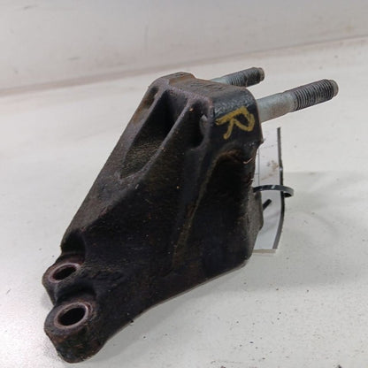 Hyundai Accent Engine Motor Mount Bracket Right Passenger  2017 2016 2