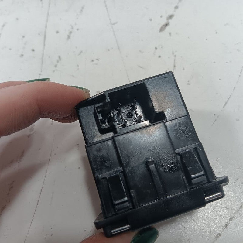 Jeep Compass  Inverter Power Outlet {56046934AA} 2021 2020 2019 2018 2