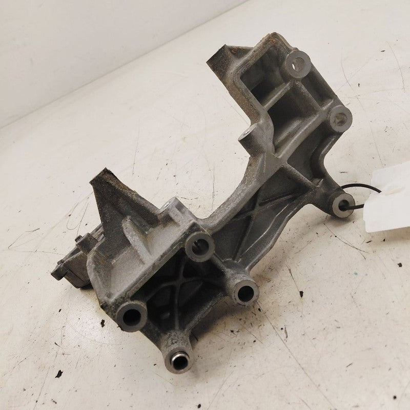 Mitsubishi Outlander   Alternator Mount Bracket  2018 2017 2016