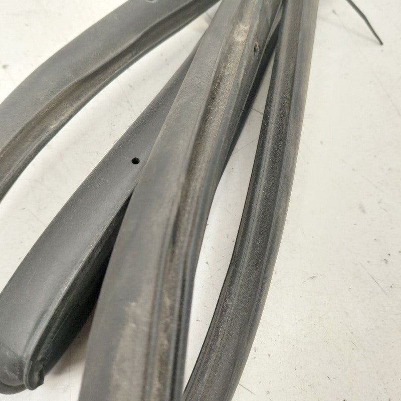 Kia Optima On Door Seal Rubber Right Passenger Rear Back  2018 2017 20