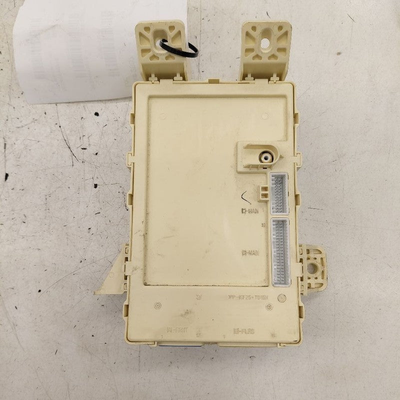Hyundai Veloster Cabin Fuse Box Interior Inner Under Dash  2017 2016 2