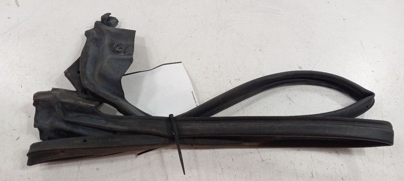 Hyundai XG350 On Door Seal Rubber Left Rear Back 2003 2004 2005 OEM