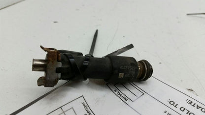 12582219 Fuel Injection Injector 2.2L Opt NT7 Fits 05-10 Chevy Cobalt OEM