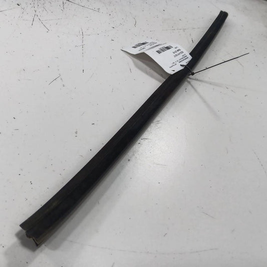 Hyundai Elantra Left Front Weather Strip Interior  2017 2016 2015 2014