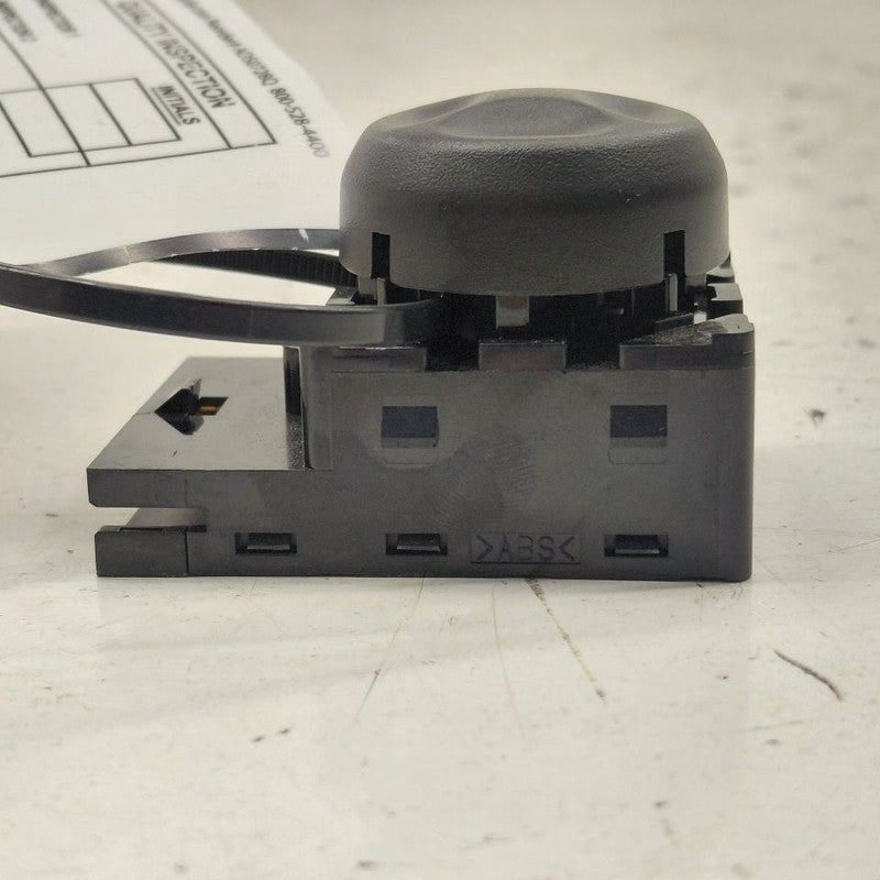 Cadillac CT6 Front Seat Lumbar Switch {25802502} 2018 2017 2016