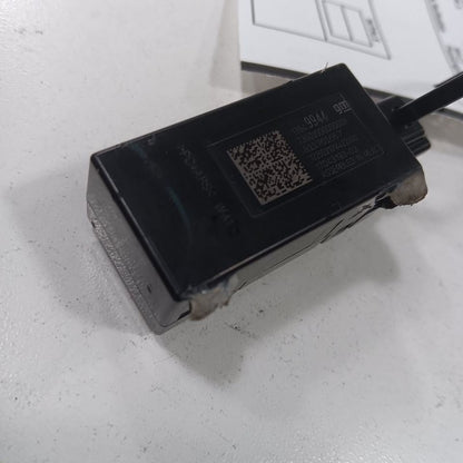 2025 GMC Acadia USB Plug In Hub Port  OEM