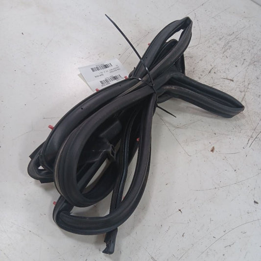 Outback Legacy On Door Seal Rubber Left Driver Rear Back  2025 2024 20