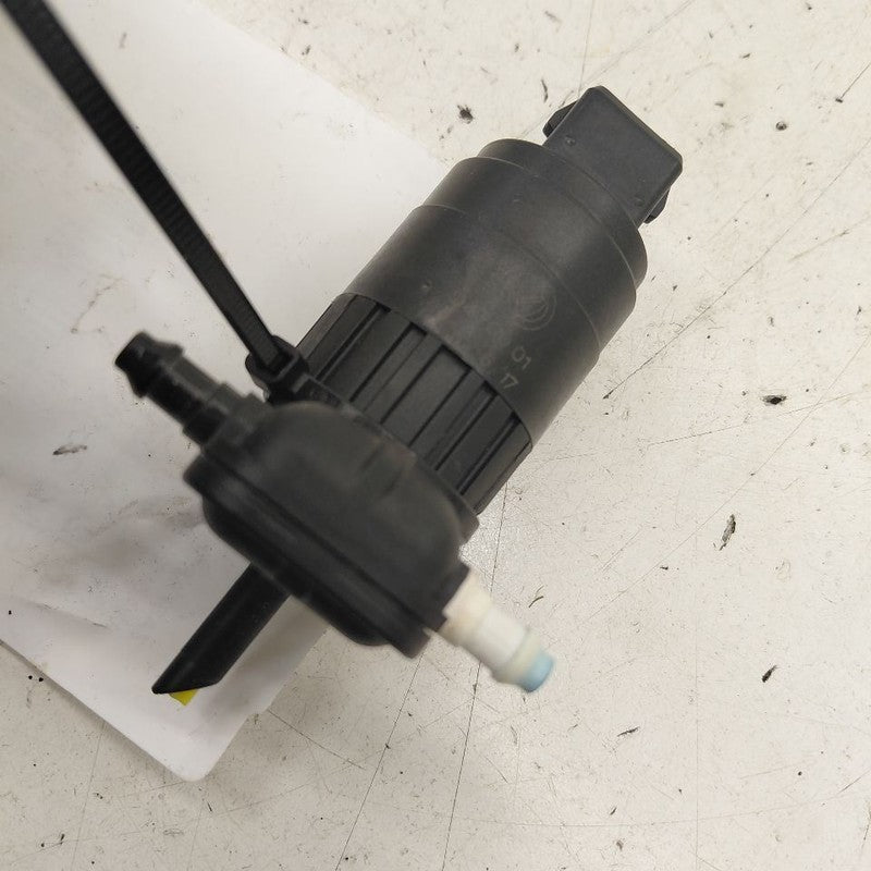 Alfa Romeo Stelvio Windshield Washer Fluid Reservoir Motor Pump Electr