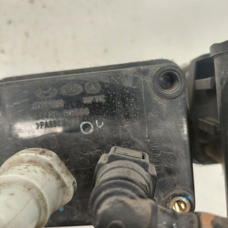 Kia Sorento Fuel Vapor Canister Charcoal Evaporator Can  2018 2017 201