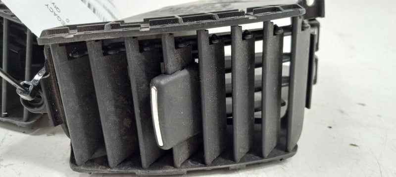 Subaru legacy Dash Air Vent Center Middle 2005 