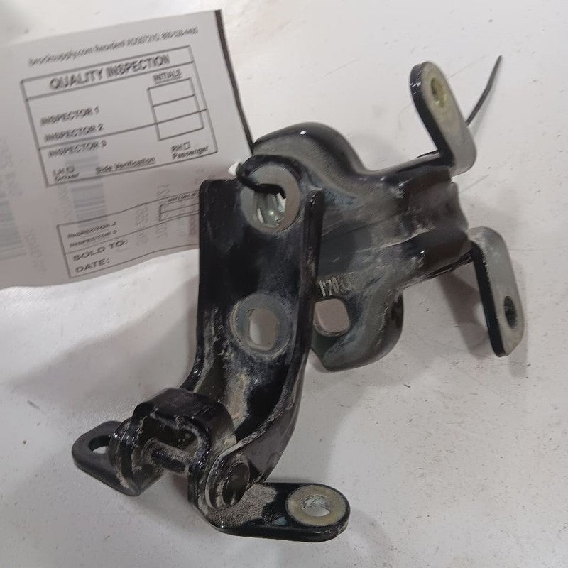 Buick Encore Door Hinge Set Right Rear Passenger  2022 2021 2020 2019 2018