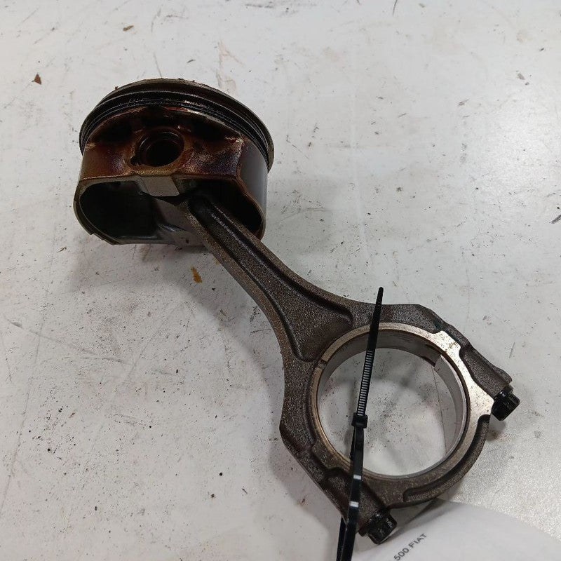 FIAT 500 2.4 Single Piston With Connecting Rod   2017 2016 OEM