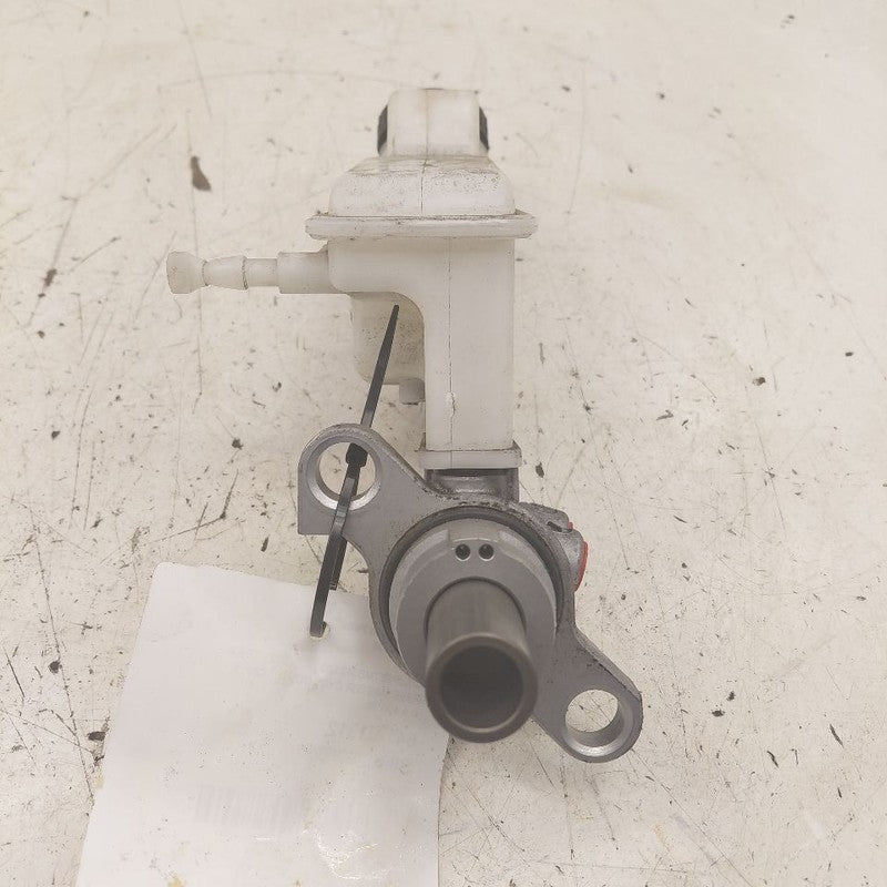 Brake Master Cylinder VIN B 8th Digit Opt Luv Fits 13-21 Buick Encore