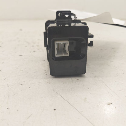 Kia Sorento USB Plug In Hub Port  2018 2017 2016