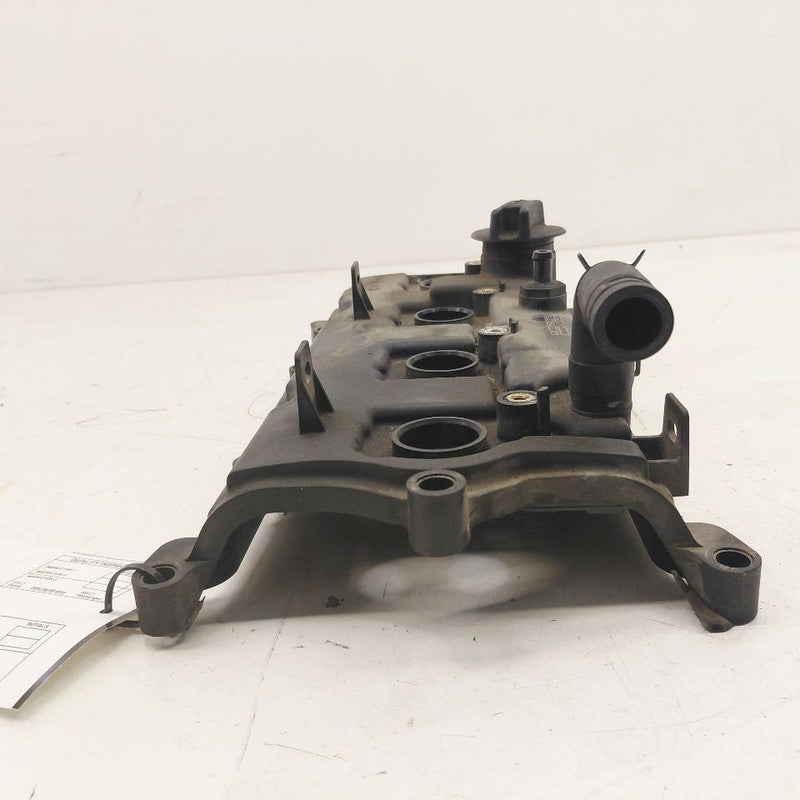 Nissan Rogue Engine Cylinder Head Valve Cover  2.5 2017 2018 2019 OEM