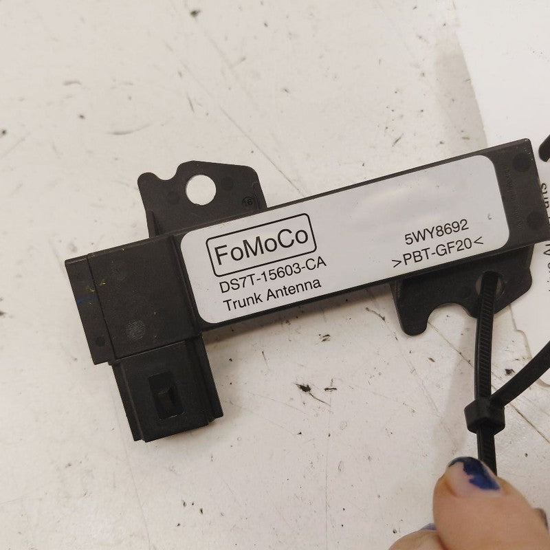 Ford Edge Keyless Entry Antenna Module {DS7T15603CA} 2019 2020 2021 20