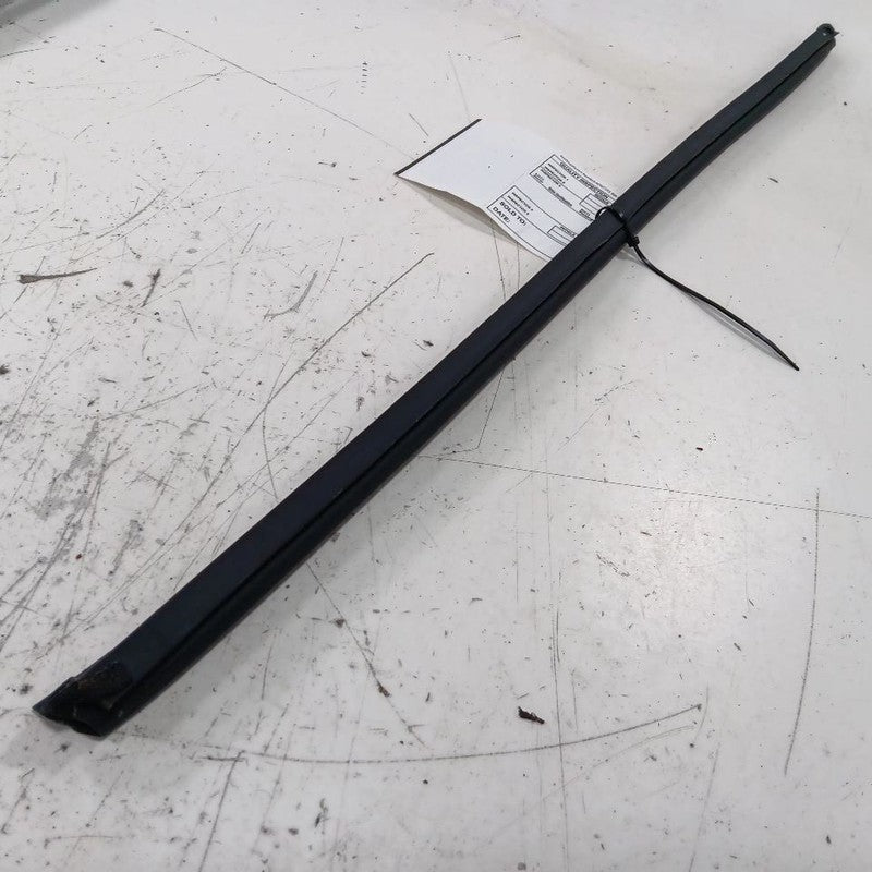 Hyundai Accent Left Front Weather Strip Interior 2014 2015 2016 2016 2