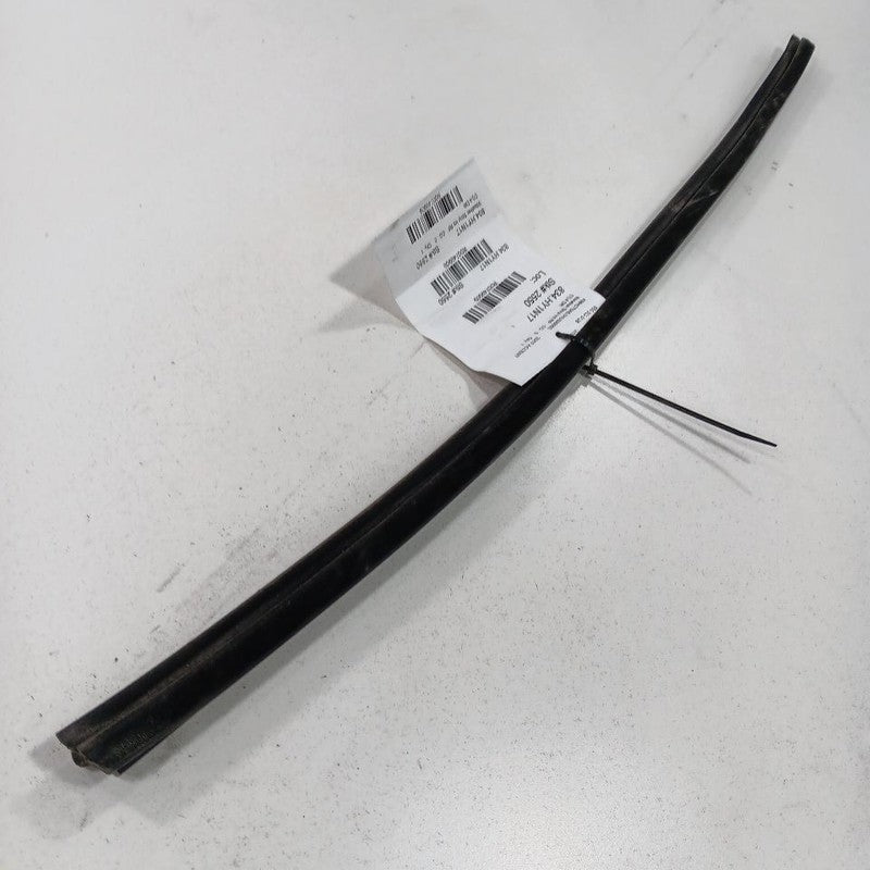 Hyundai Accent Right Front Weather Strip Interior  2017 2016 2015 2014