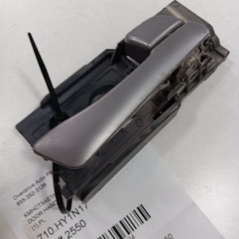 Hyundai Accent Door Handle Right Passenger Front Interior Inside  2017