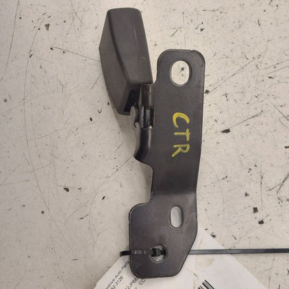 2018 Fiat 500 X Model Center Rear Back Seat Belt Buckle Latch