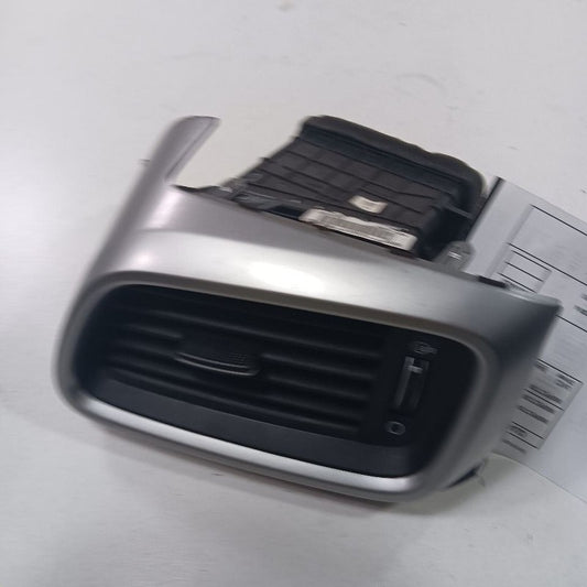 Kia Sorento Dash Air Vent Left Driver  2018 2017 2016