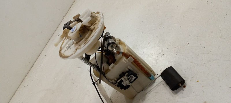 Fuel Pump Assembly Tank Mounted Canada Emissions Fits 10-13 Kia Forte 