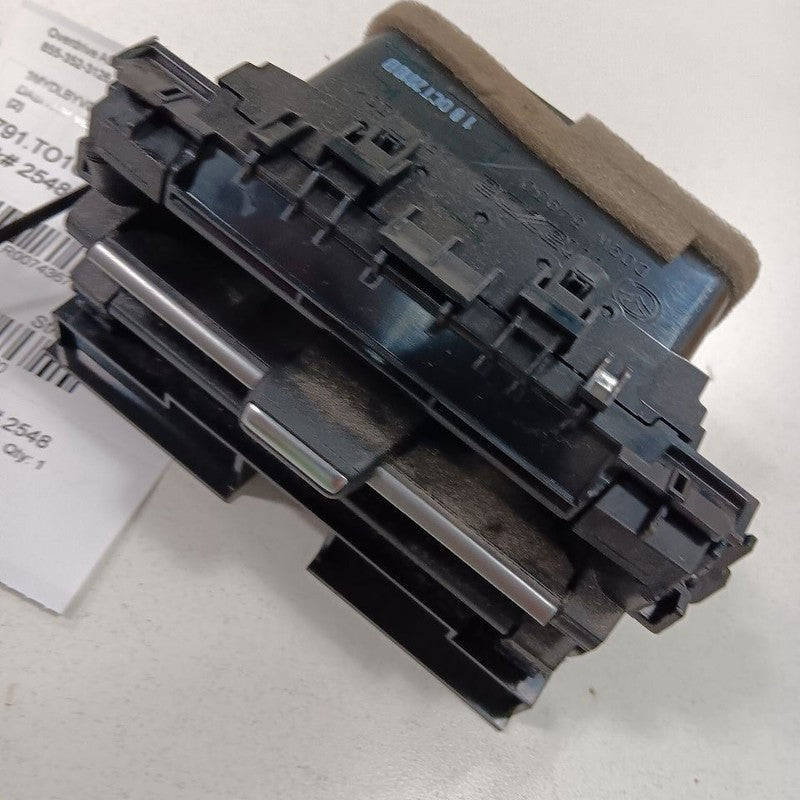 Toyota Yaris Dash Air Vent Center Middle  2020 2019 2018 2017 2016