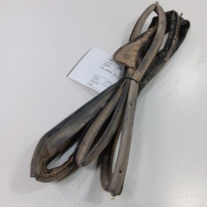 Toyota Yaris On Door Seal Rubber Right Passenger Rear Back  2020 2019 