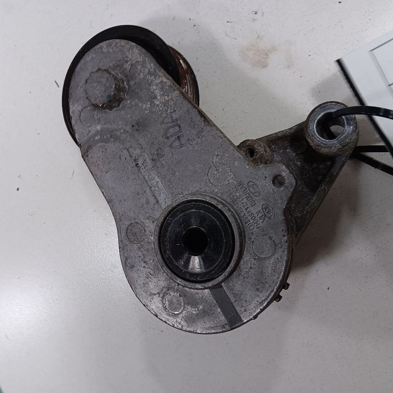 Hyundai Elantra Belt Tensioner Pulley  2.0 2017 2018 2019 2020 OEM