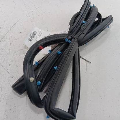 Jeep Compass On Door Seal Rubber Right Passenger Rear Back  2018 2019 