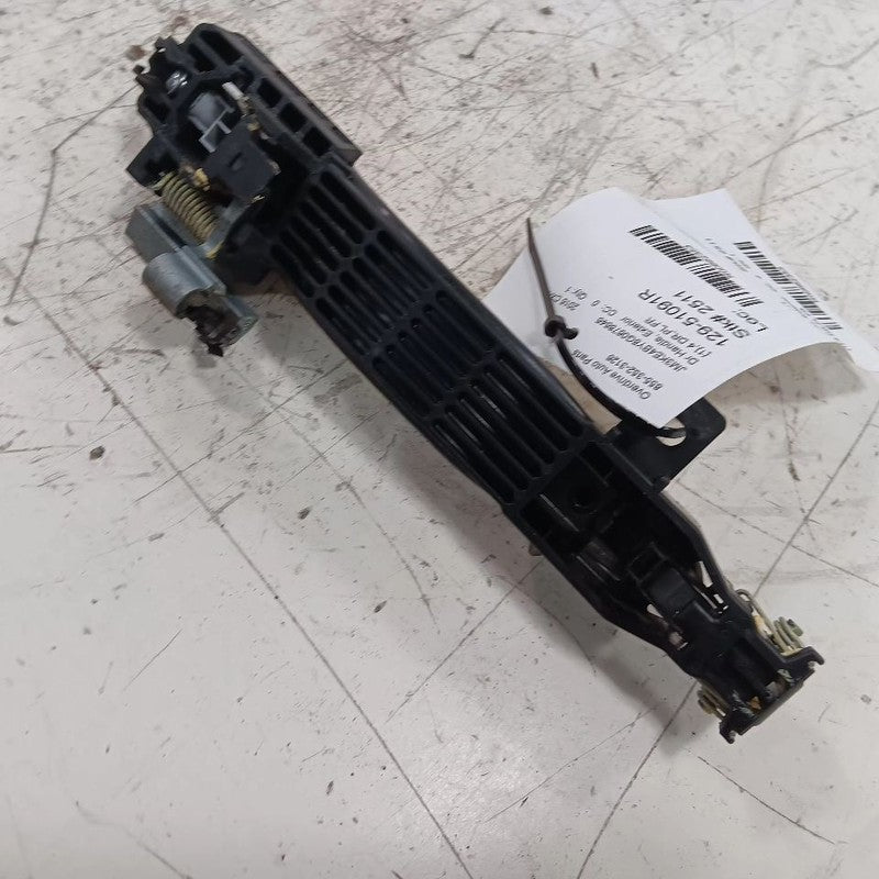 Passenger Right Front Exterior Door Handle Fits 13-16 Mazda CX-5 OEM