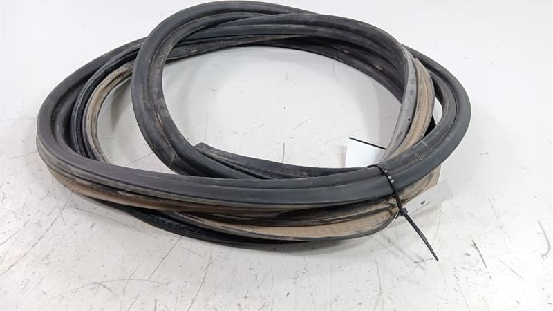 Buick Encore Trunk Lid Hatch Door Rear Back Rubber Seal 2016 2017 2018 2019
